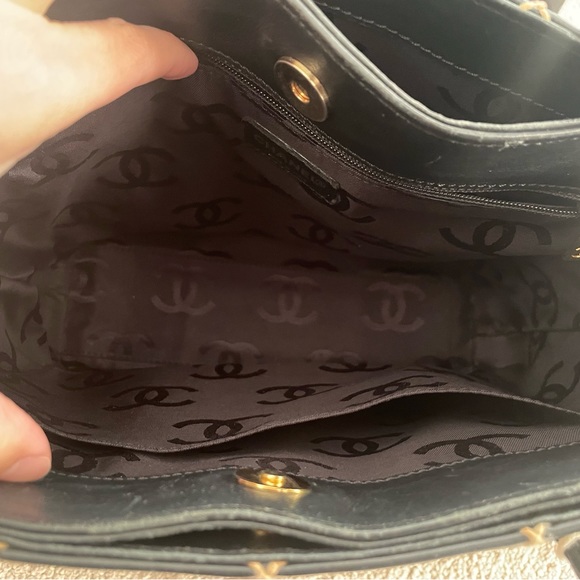 Preloved Chanel leather stitched handbag with full set - Picture 11 of 17